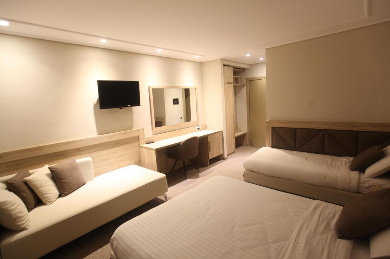 Hotel Alpin Llogara Dukat エクステリア 写真