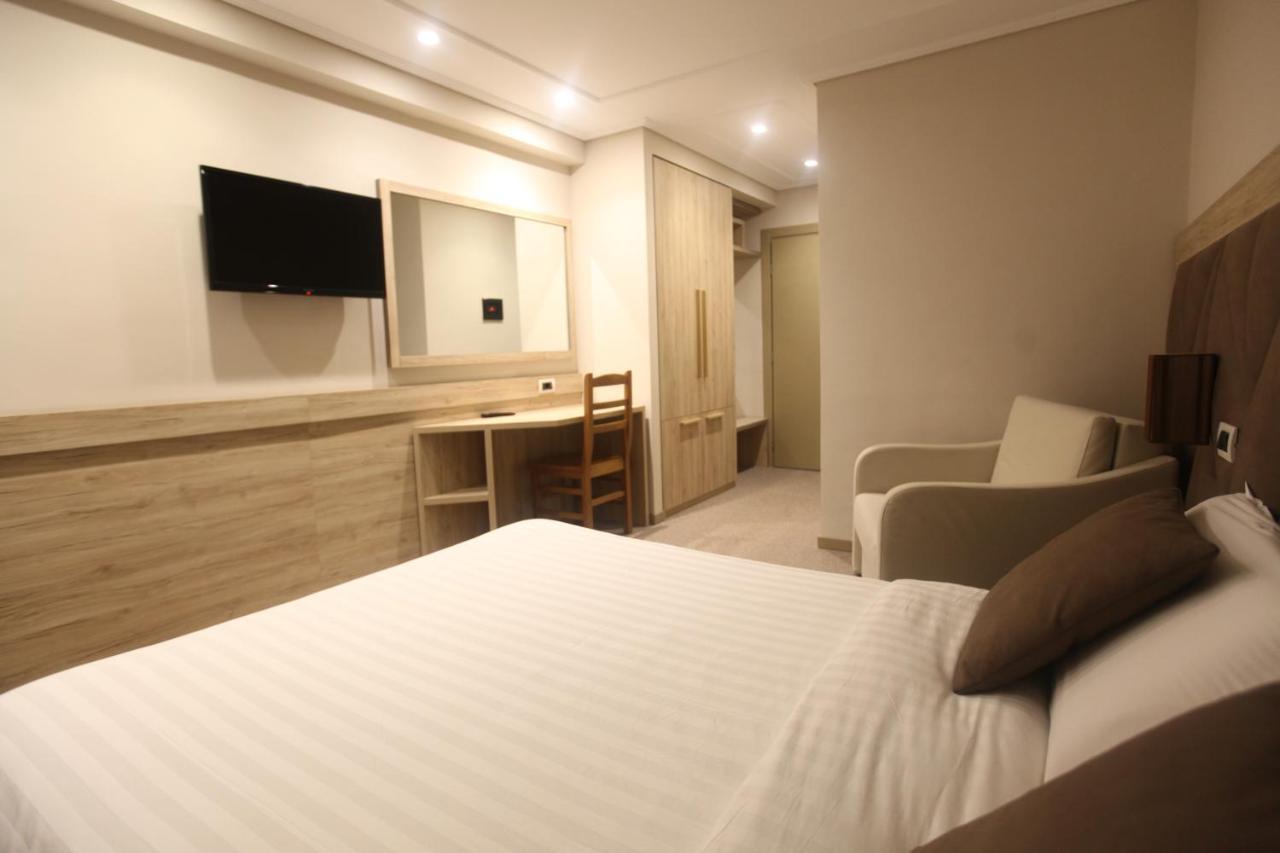 Hotel Alpin Llogara Dukat エクステリア 写真
